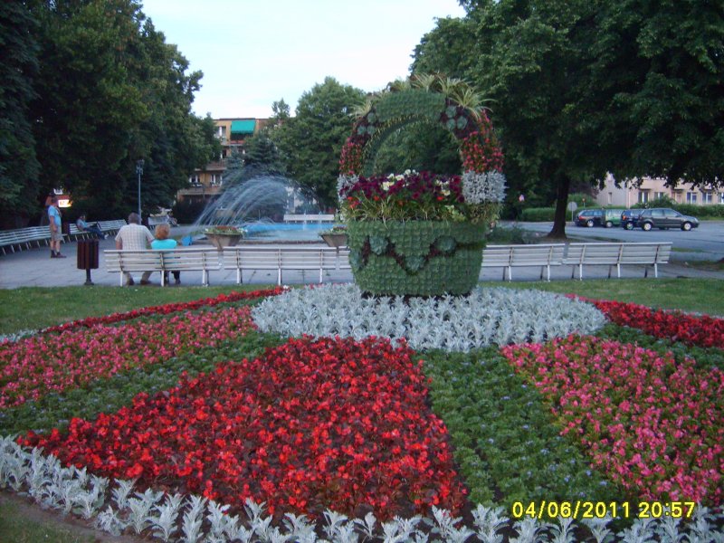 kosz kwiatowy na kwietniku