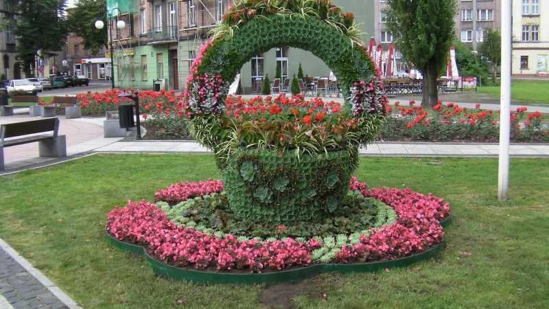 kosz kwiatowy z serwetą 11