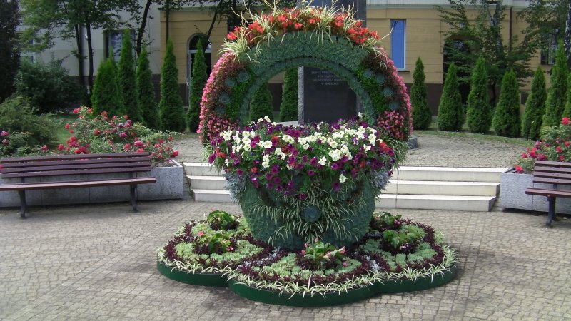 kosz kwiatowy z serwetą 13