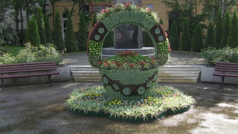 kosz kwiatowy z serwetą 17