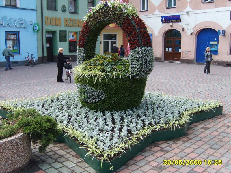 kosz kwiatowy z serwetą 1