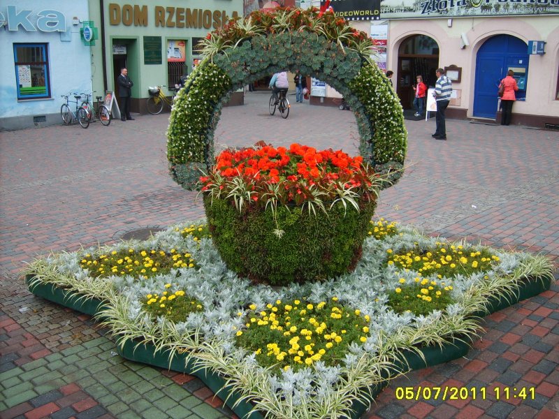 kosz kwiatowy z serwetą 7