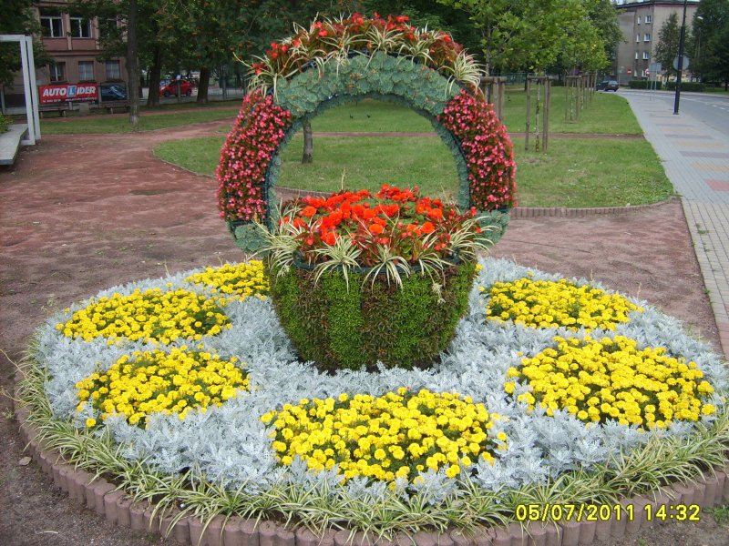 kosz kwiatowy z serwetą 8