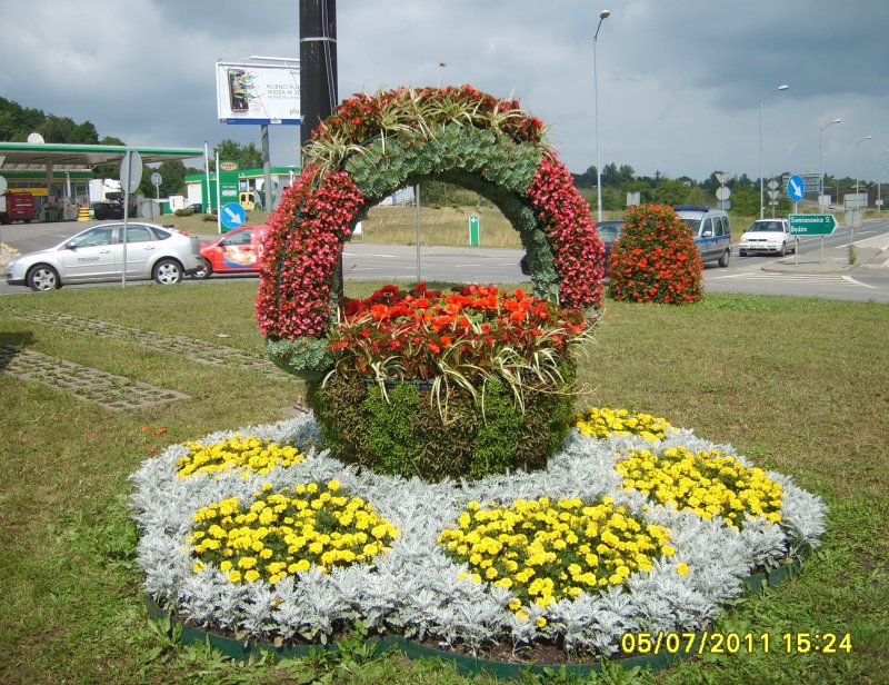 kosz kwiatowy z serwetą 9