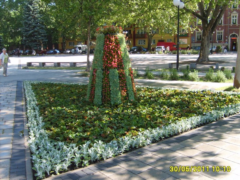 wieża kwiatowa na kwietniku