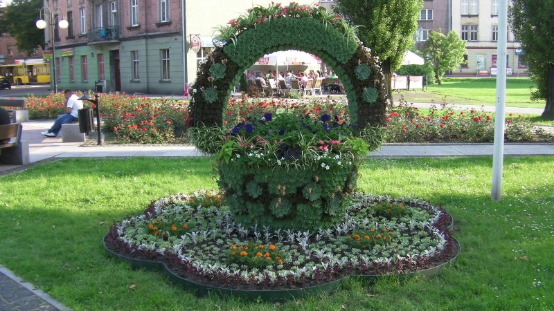 kosz kwiatowy z serwetą 15