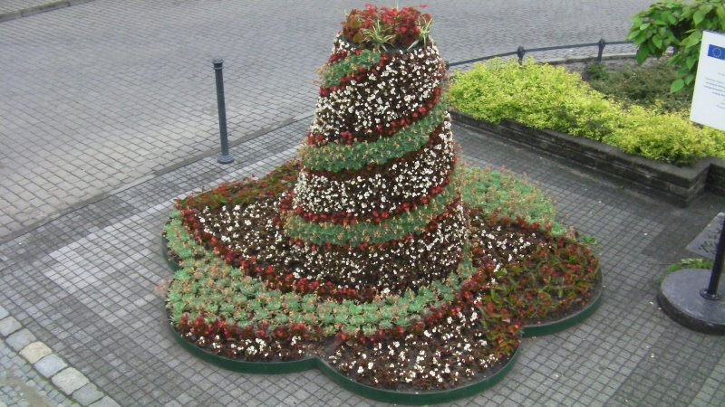 kosz kwiatowy z serwetą 16